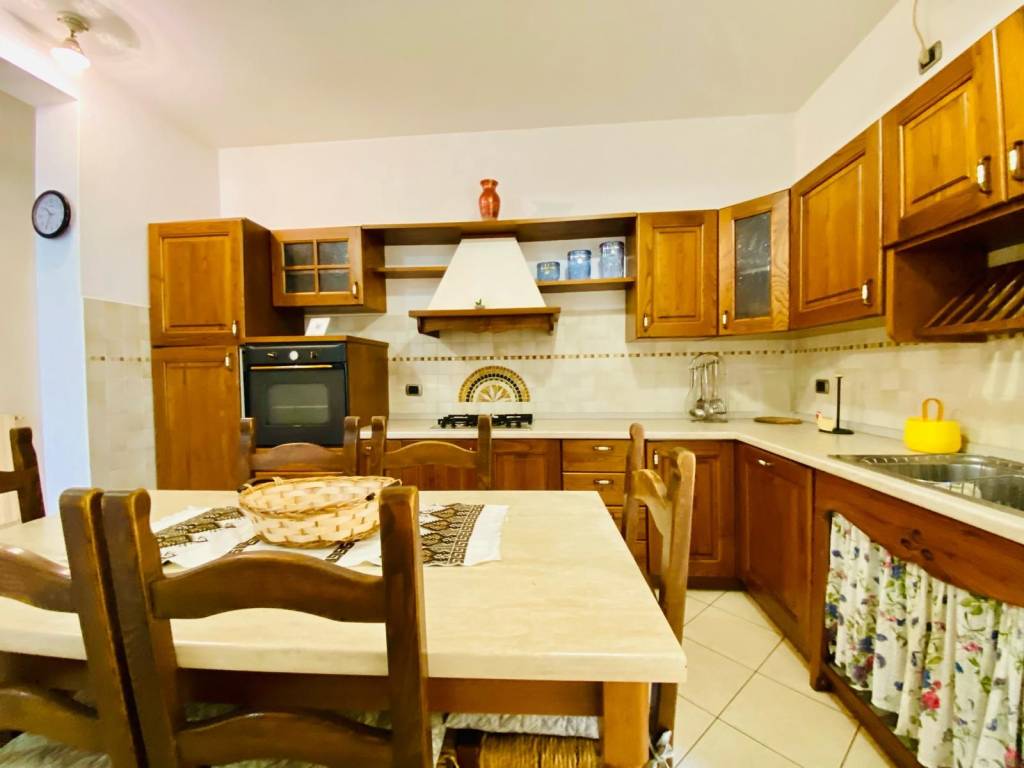 Appartamento in vendita a Capannori, 5 locali, prezzo € 168.000 | PortaleAgenzieImmobiliari.it