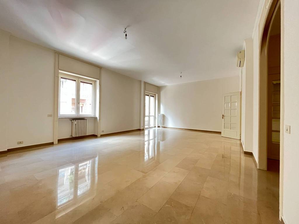 Appartamento in affitto a Milano, 5 locali, zona Bocconi, C.so Italia, Ticinese, Bligny, prezzo € 2.834 | PortaleAgenzieImmobiliari.it