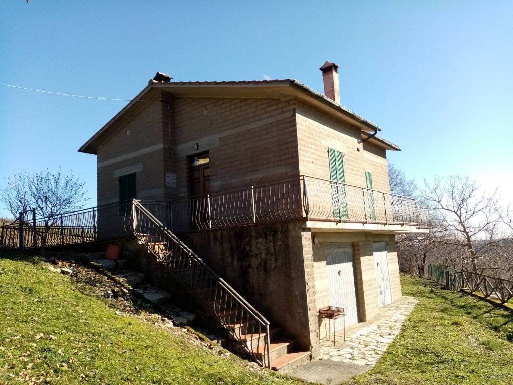 Rustico / Casale in vendita a Sorano, 6 locali, Trattative riservate | PortaleAgenzieImmobiliari.it