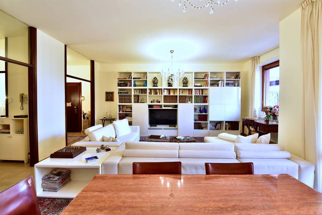 Appartamento in vendita a Monza, 5 locali, zona San Biagio, Cazzaniga, prezzo € 500.000 | PortaleAgenzieImmobiliari.it