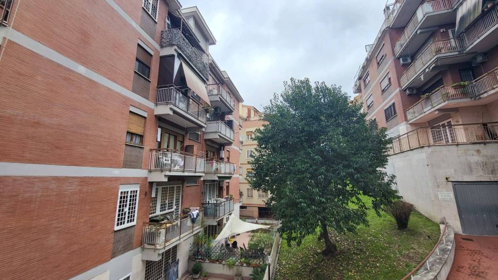 Appartamento in vendita a Roma, 4 locali, zona Gianicolense - Colli Portuensi - Monteverde, prezzo € 310.000 | PortaleAgenzieImmobiliari.it