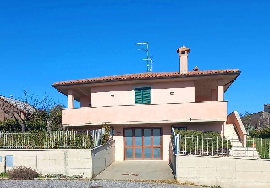 Villa a Schiera in vendita a Gualdo Cattaneo, 5 locali, prezzo € 160.000 | PortaleAgenzieImmobiliari.it