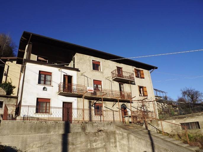 Rustico / Casale in vendita a Val Brembilla, 9 locali, prezzo € 99.000 | PortaleAgenzieImmobiliari.it