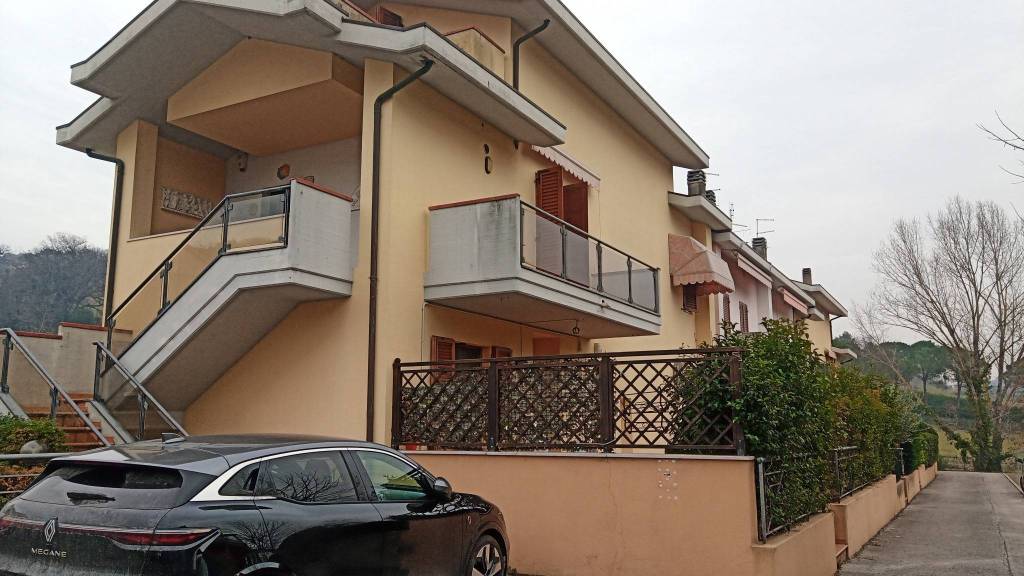 Appartamento in vendita a Pesaro, 5 locali, prezzo € 250.000 | PortaleAgenzieImmobiliari.it