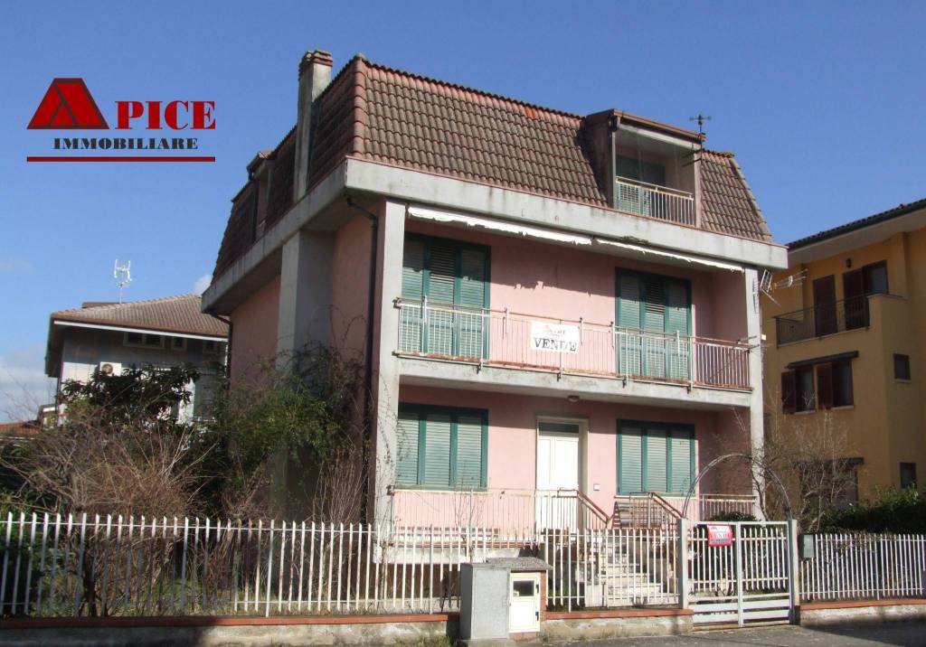 Villa in vendita a Apice, 6 locali, prezzo € 185.000 | PortaleAgenzieImmobiliari.it