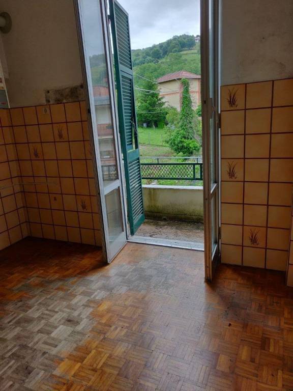 Appartamento in vendita a Campomorone, 3 locali, prezzo € 30.000 | PortaleAgenzieImmobiliari.it