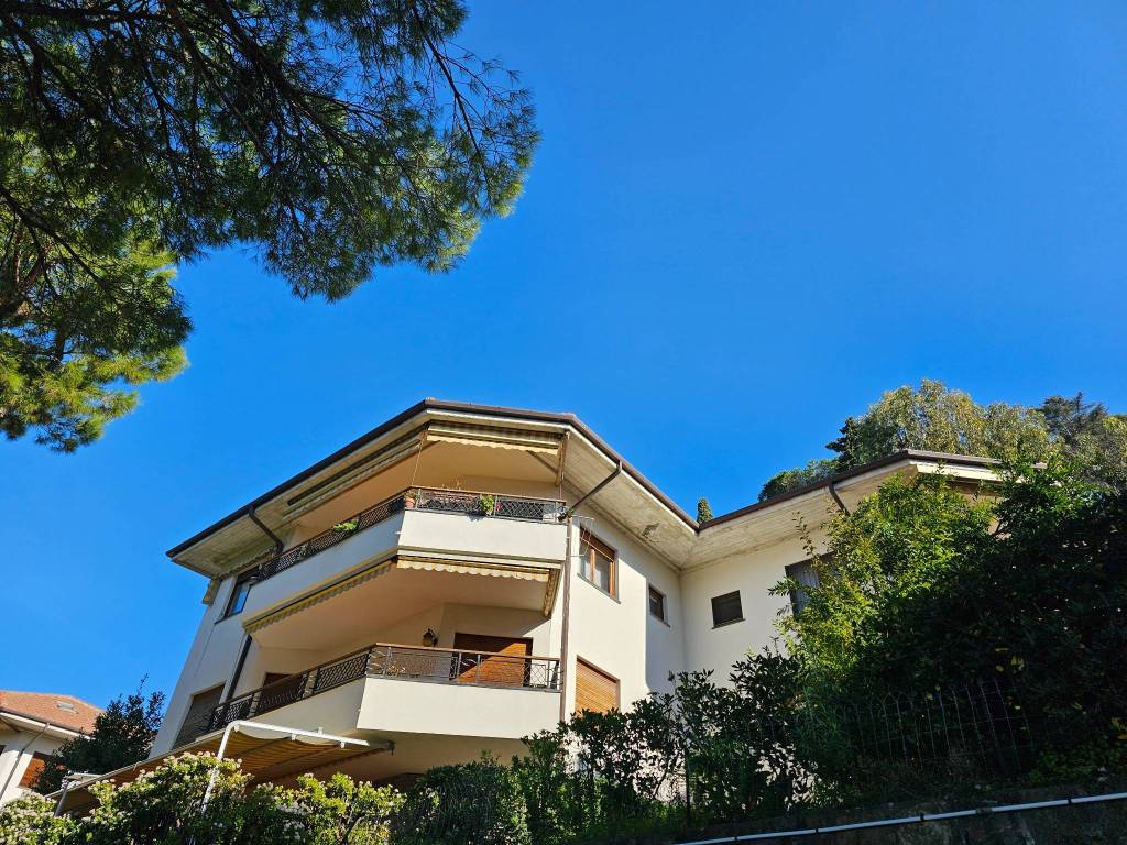 Appartamento in vendita a Bordighera, 6 locali, prezzo € 500.000 | PortaleAgenzieImmobiliari.it
