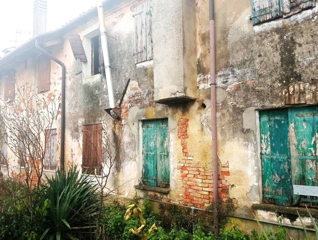 Rustico / Casale in vendita a Massanzago, 4 locali, prezzo € 48.000 | PortaleAgenzieImmobiliari.it