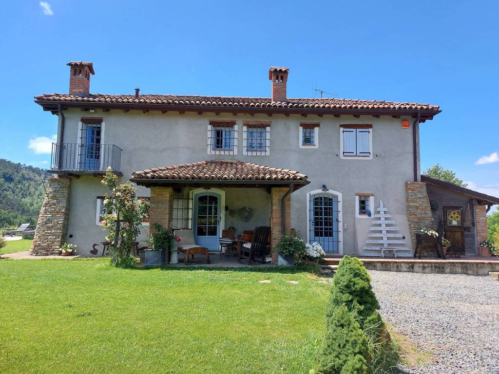Villa in vendita a Mornese, 9 locali, prezzo € 700.000 | PortaleAgenzieImmobiliari.it