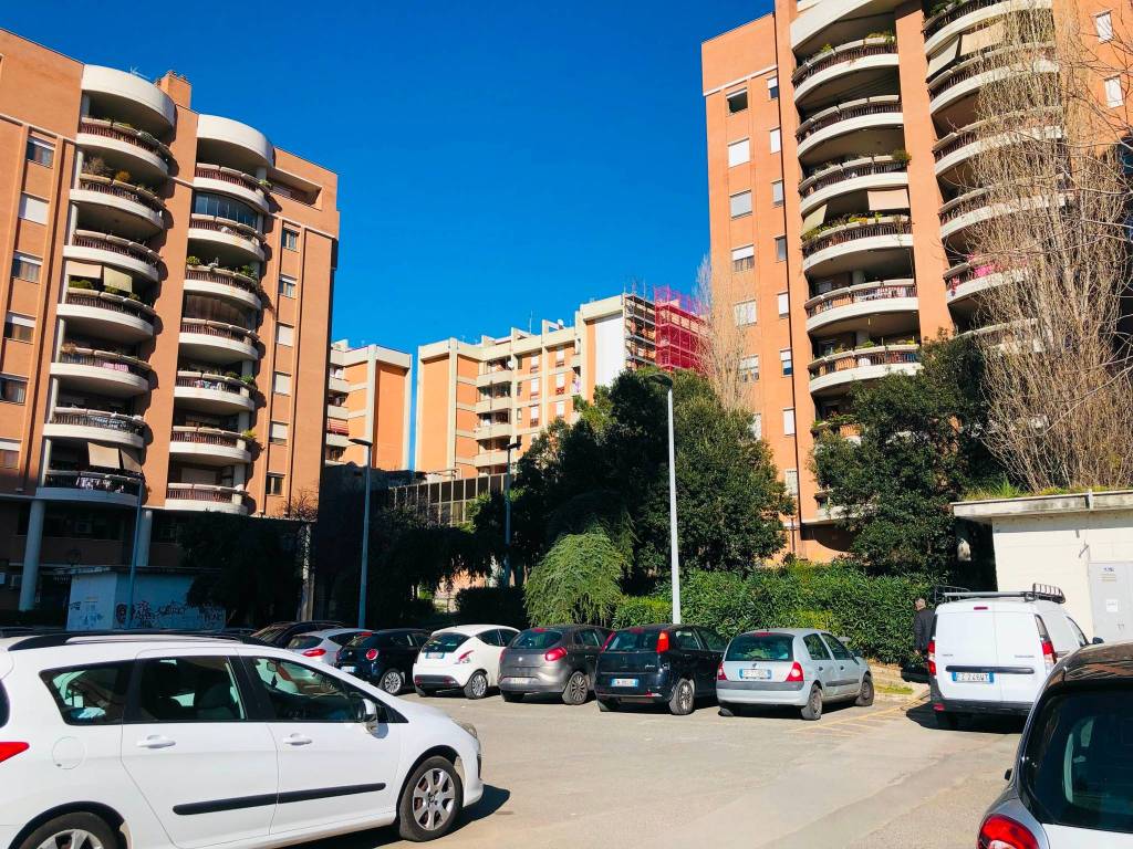 Appartamento in vendita a Pomezia, 3 locali, prezzo € 235.000 | PortaleAgenzieImmobiliari.it
