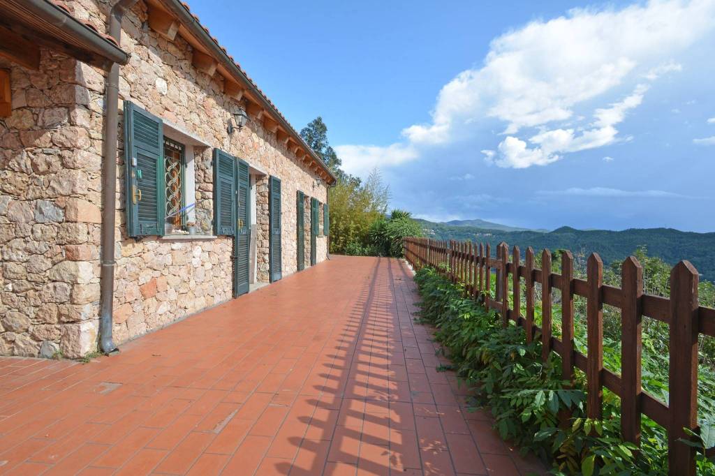 Villa in vendita a Finale Ligure