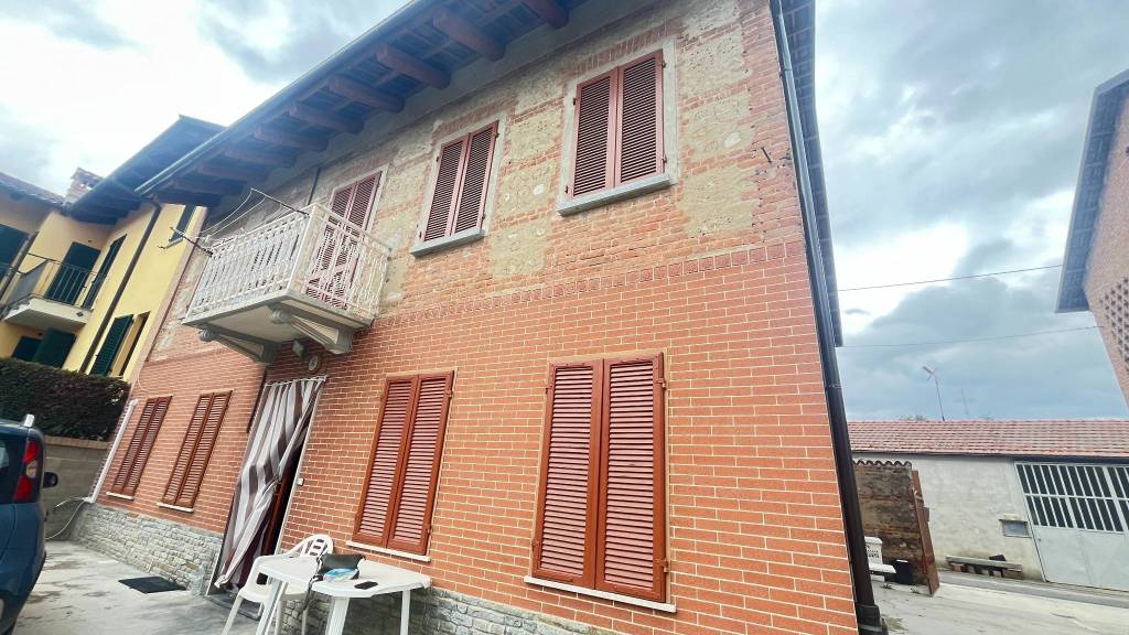 Rustico / Casale in affitto a Magliano Alfieri, 6 locali, prezzo € 500 | PortaleAgenzieImmobiliari.it