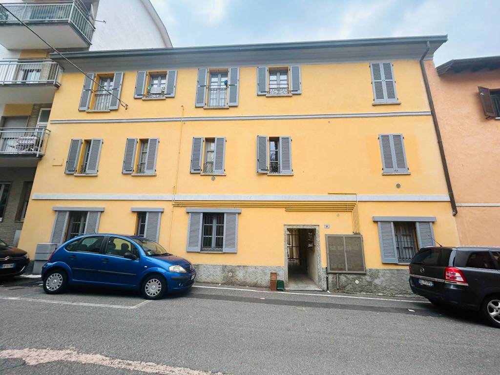 Appartamento in affitto a Gazzada Schianno, 2 locali, prezzo € 450 | PortaleAgenzieImmobiliari.it