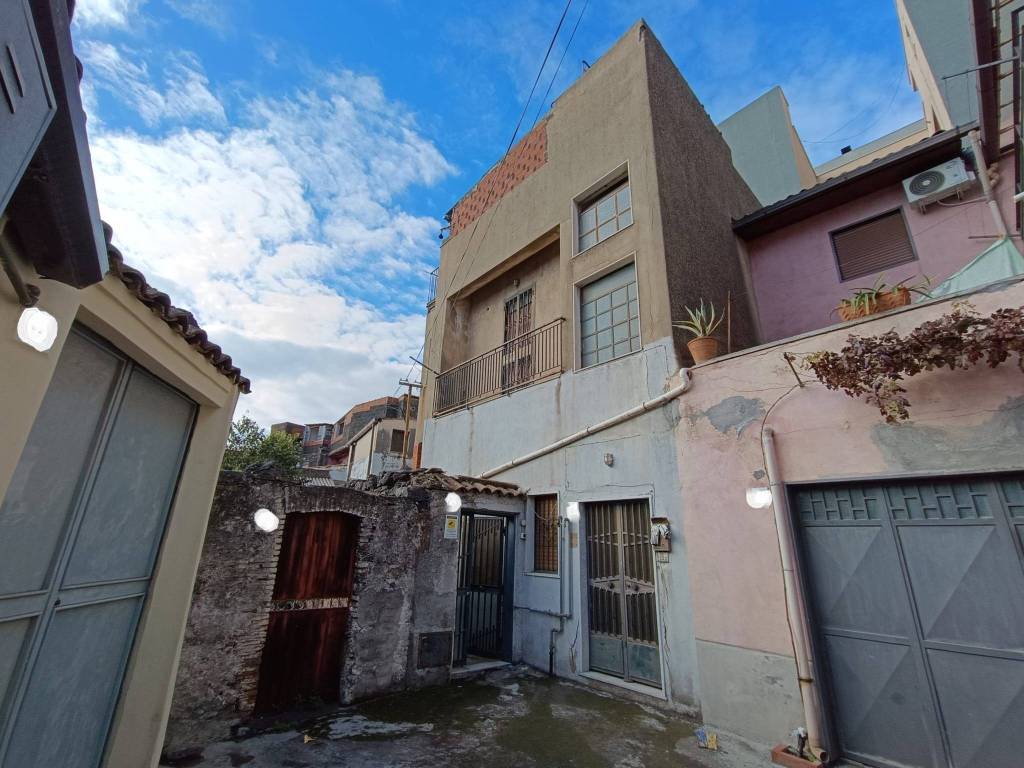 Appartamento in vendita a Misterbianco, 6 locali, prezzo € 89.000 | PortaleAgenzieImmobiliari.it