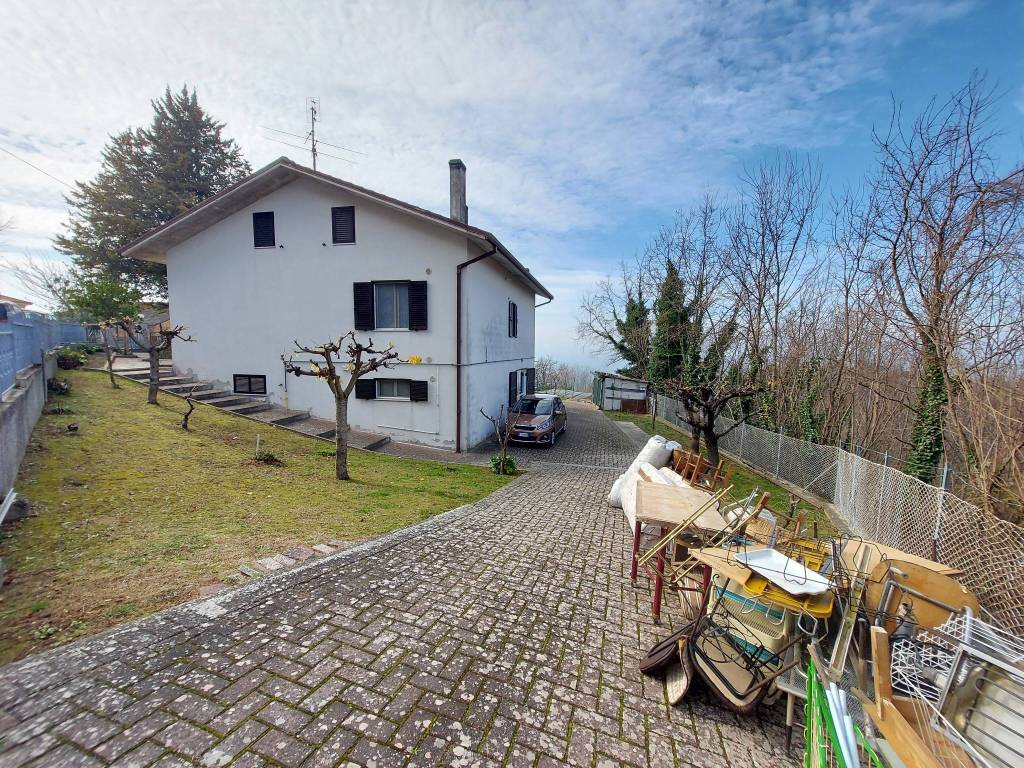 Villa in vendita a Petriano, 4 locali, prezzo € 155.000 | PortaleAgenzieImmobiliari.it
