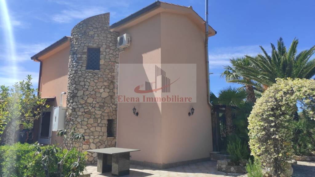 Villa in vendita a Castellammare del Golfo, 5 locali, prezzo € 340.000 | PortaleAgenzieImmobiliari.it