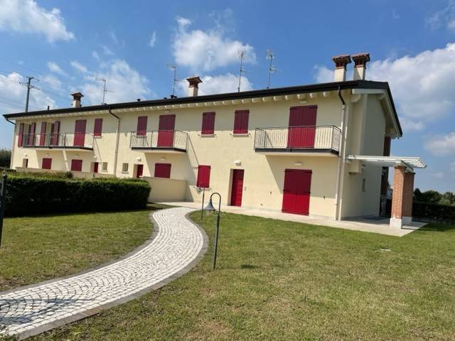 Villa a Schiera in vendita a Desenzano del Garda, 4 locali, prezzo € 500.000 | PortaleAgenzieImmobiliari.it