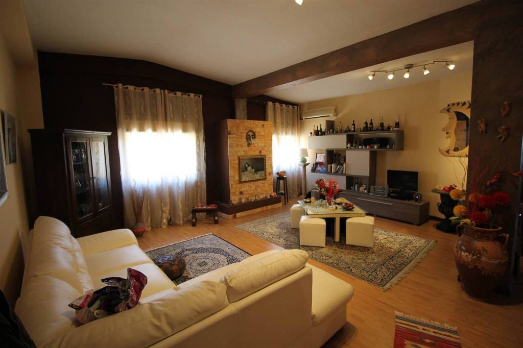 Appartamento in vendita a Catania, 5 locali, prezzo € 150.000 | PortaleAgenzieImmobiliari.it