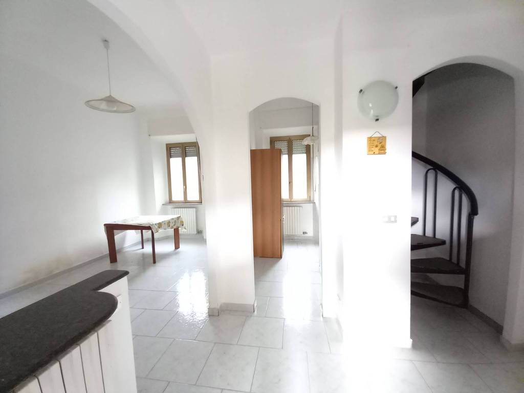 Appartamento in vendita a Aicurzio, 3 locali, prezzo € 74.000 | PortaleAgenzieImmobiliari.it