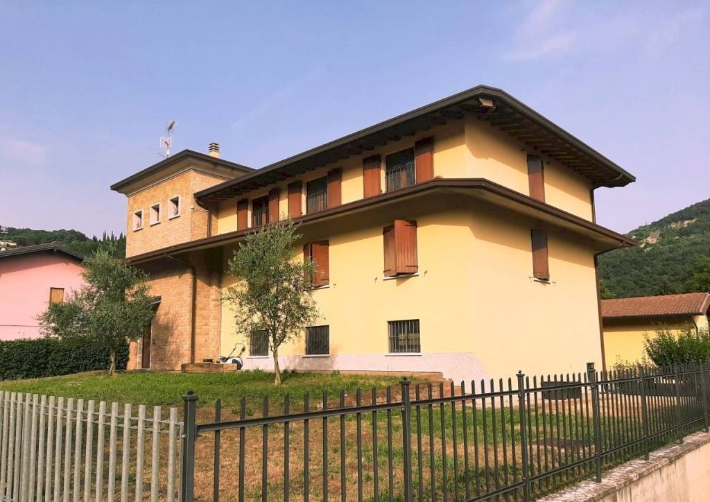 Villa in Vendita a Botticino
