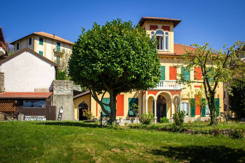 Villa in vendita a Casella, 8 locali, prezzo € 724.000 | PortaleAgenzieImmobiliari.it