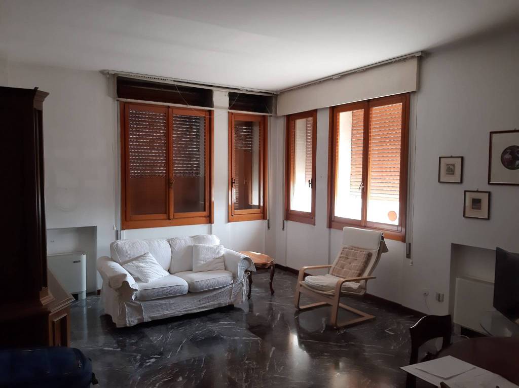 Appartamento in vendita a Padova, 4 locali, zona Centro, prezzo € 245.000 | PortaleAgenzieImmobiliari.it