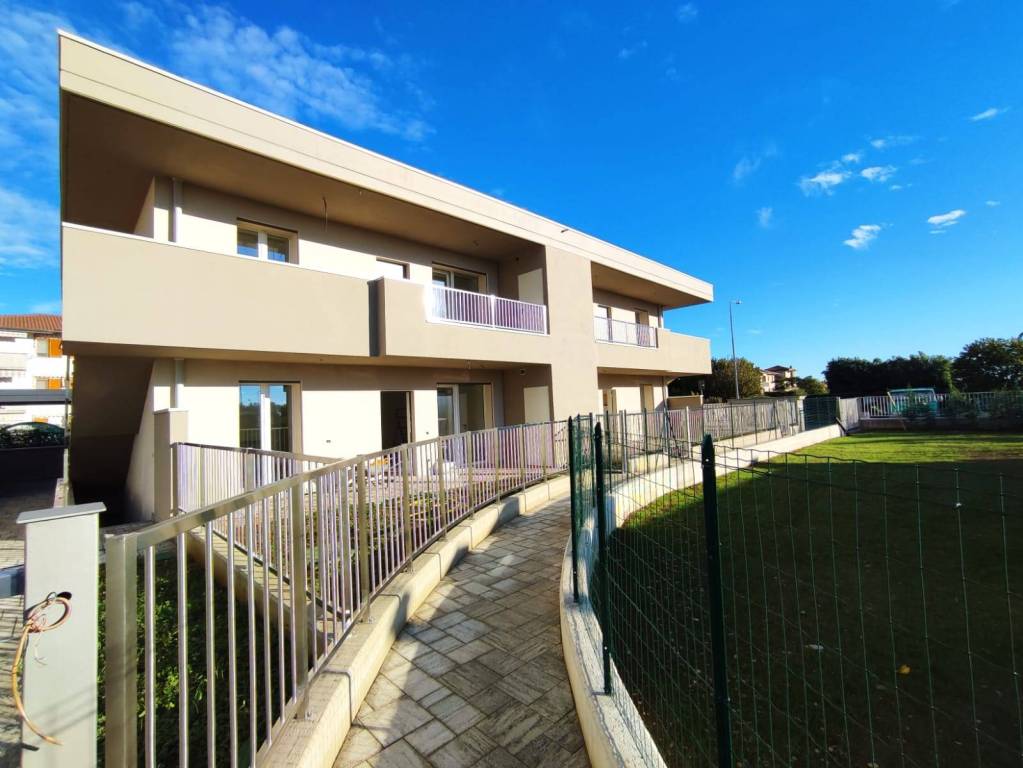 Appartamento in vendita a Bonate Sopra, 3 locali, prezzo € 310.000 | PortaleAgenzieImmobiliari.it