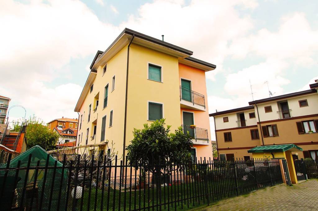 Appartamento in vendita a Monza, 3 locali, zona Via Libertà, Cederna, San Albino, prezzo € 295.000 | PortaleAgenzieImmobiliari.it