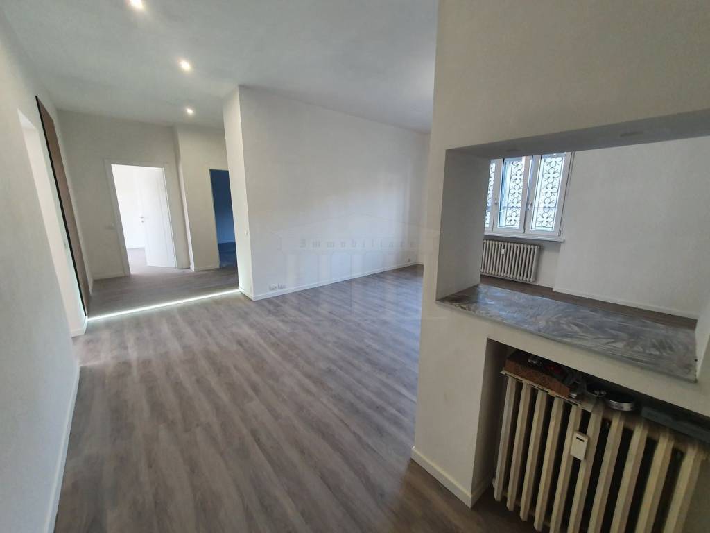 Appartamento in vendita a Samarate, 4 locali, prezzo € 149.000 | PortaleAgenzieImmobiliari.it