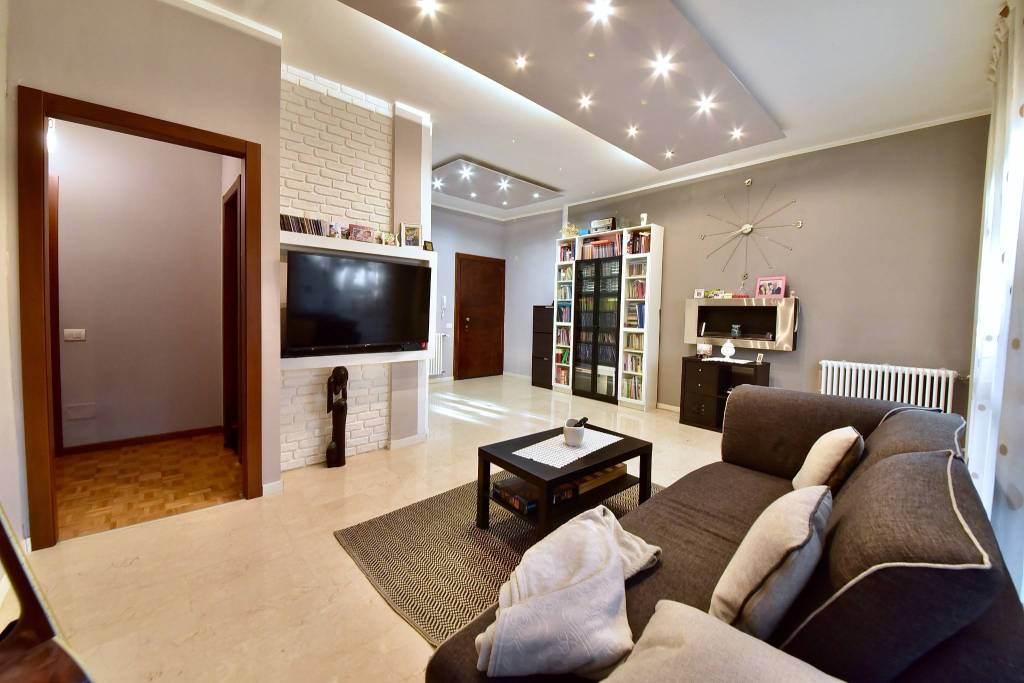 Appartamento in vendita a Monza, 3 locali, zona San Biagio, Cazzaniga, prezzo € 260.000 | PortaleAgenzieImmobiliari.it