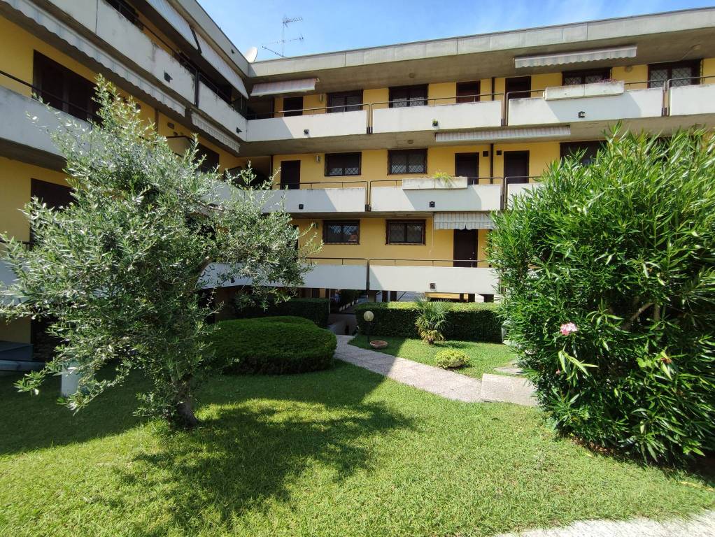 Appartamento in vendita a Desenzano del Garda, 1 locali, prezzo € 98.000 | PortaleAgenzieImmobiliari.it