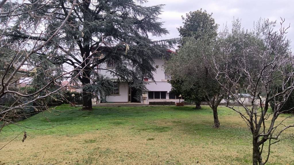Villa in vendita a Ghedi, 7 locali, prezzo € 350.000 | PortaleAgenzieImmobiliari.it
