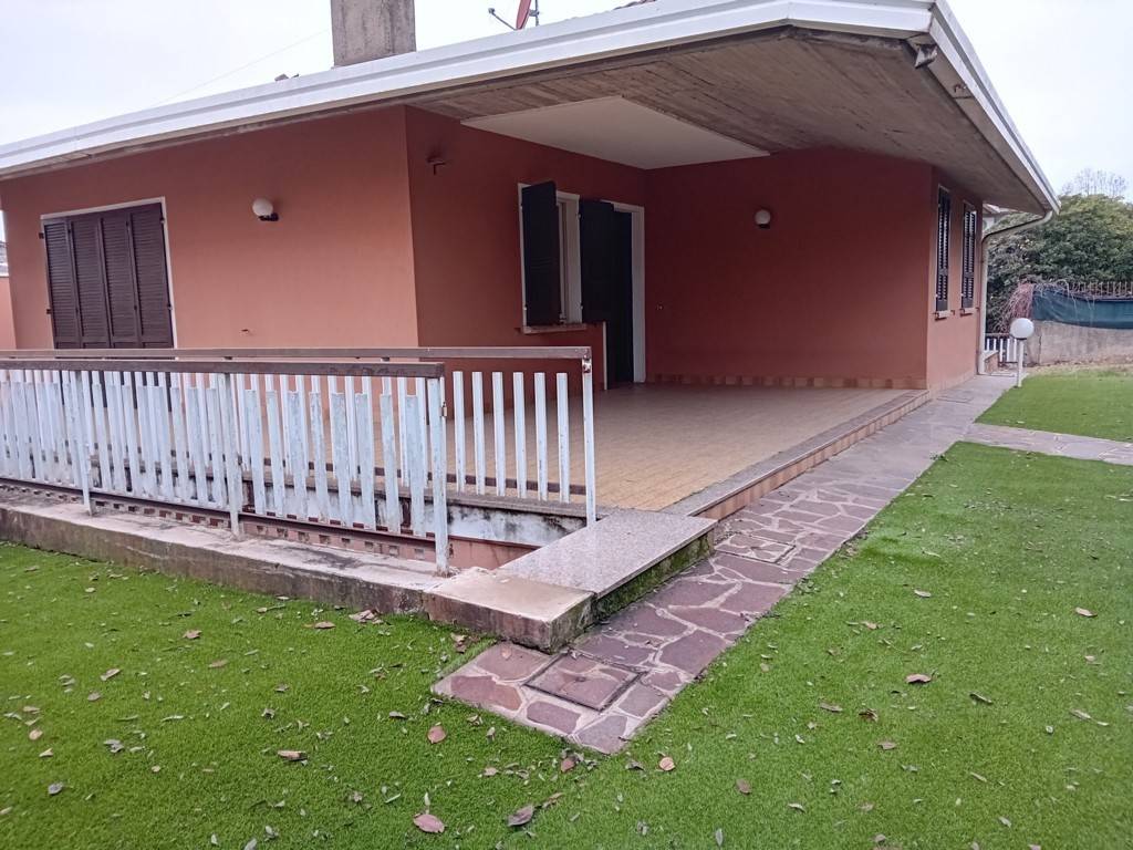 Villa in vendita a Lonato, 7 locali, prezzo € 400.000 | PortaleAgenzieImmobiliari.it