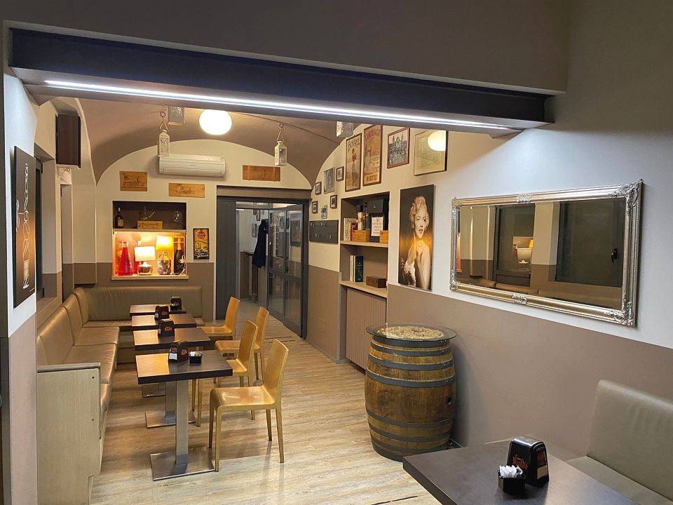 Bar in Vendita a Gattinara