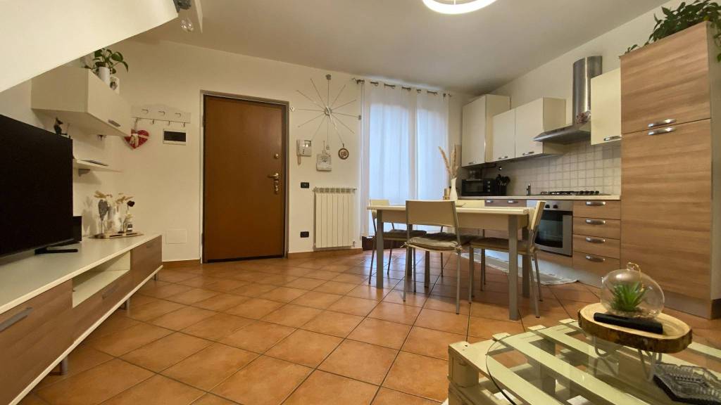 Appartamento in vendita a Casorate Sempione, 2 locali, prezzo € 105.000 | PortaleAgenzieImmobiliari.it