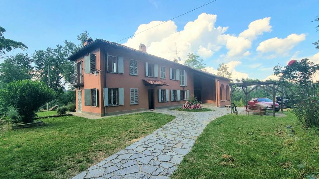 Rustico / Casale in vendita a Asti, 9 locali, prezzo € 290.000 | PortaleAgenzieImmobiliari.it