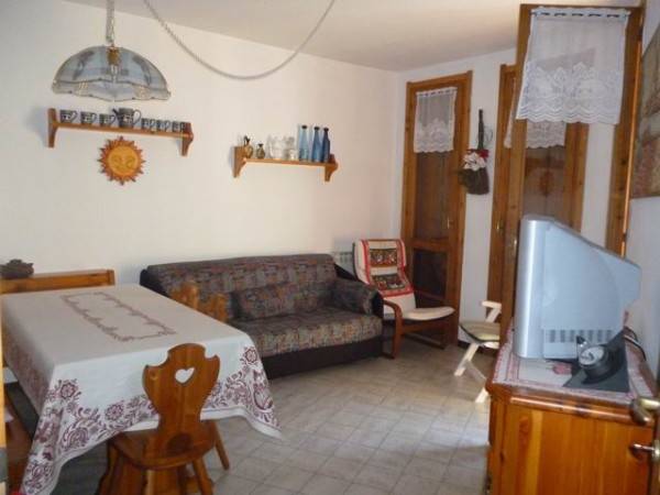 Appartamento in vendita a Edolo, 3 locali, prezzo € 100.000 | PortaleAgenzieImmobiliari.it
