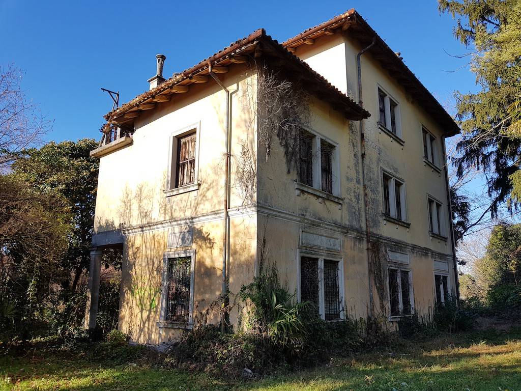 Villa in vendita a Tavagnacco, 9 locali, Trattative riservate | CambioCasa.it