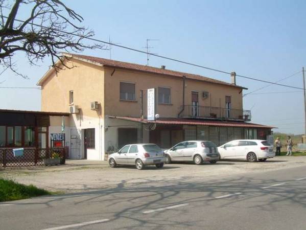 Negozio / Locale in vendita a Ostellato, 6 locali, prezzo € 30.000 | CambioCasa.it