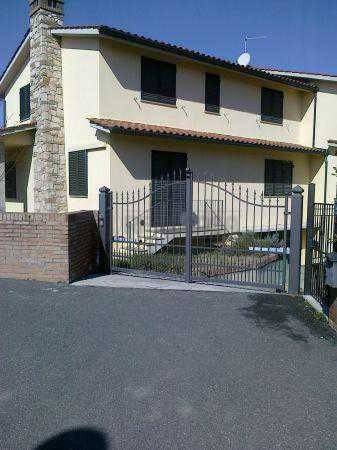 Villa in vendita a Casole d'Elsa, 7 locali, prezzo € 680.000 | PortaleAgenzieImmobiliari.it
