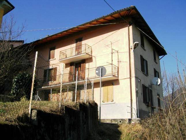 Appartamento in vendita a Val Brembilla, 4 locali, prezzo € 19.900 | PortaleAgenzieImmobiliari.it