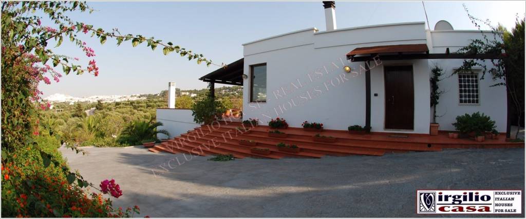 Villa in vendita a Ostuni, 12 locali, prezzo € 600.000 | PortaleAgenzieImmobiliari.it