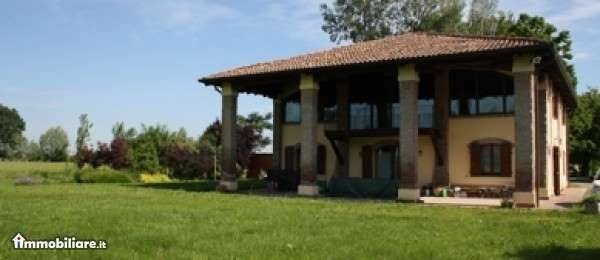 Villa in vendita a Castel Maggiore, 7 locali, Trattative riservate | PortaleAgenzieImmobiliari.it