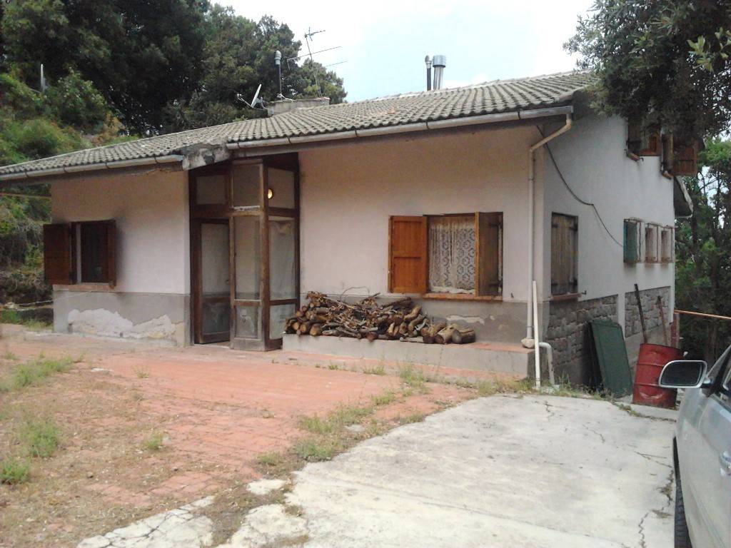 Villa in vendita a Isnello, 5 locali, prezzo € 140.000 | CambioCasa.it