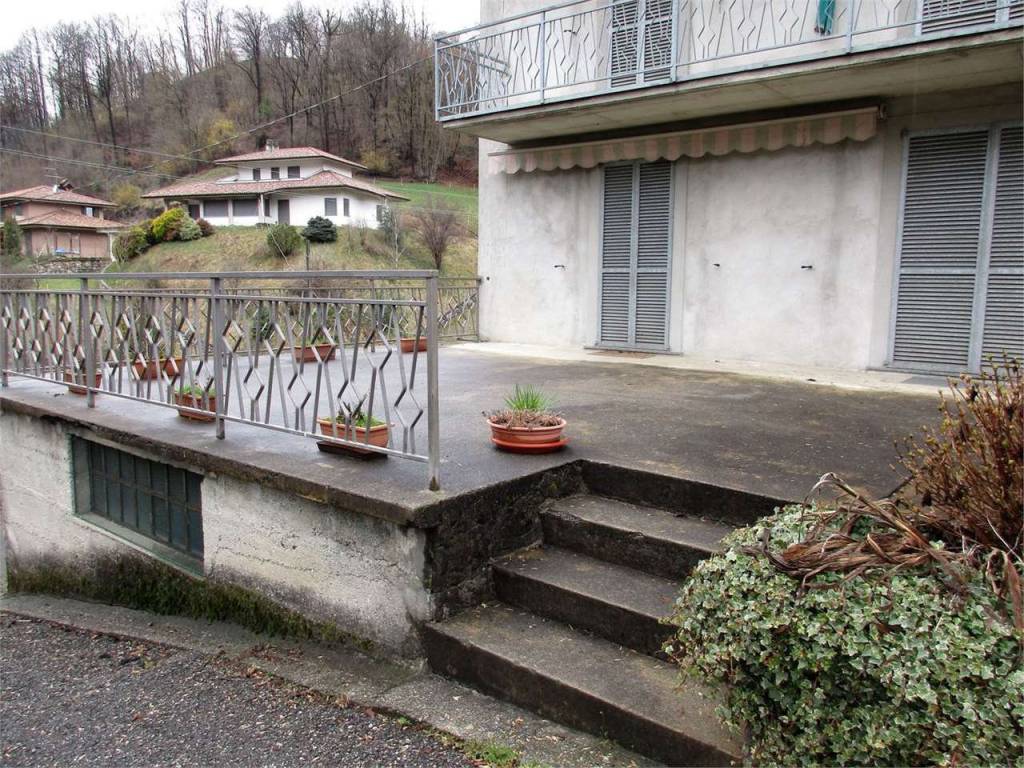 Appartamento in vendita a Sant'Omobono Terme, 4 locali, prezzo € 119.000 | PortaleAgenzieImmobiliari.it