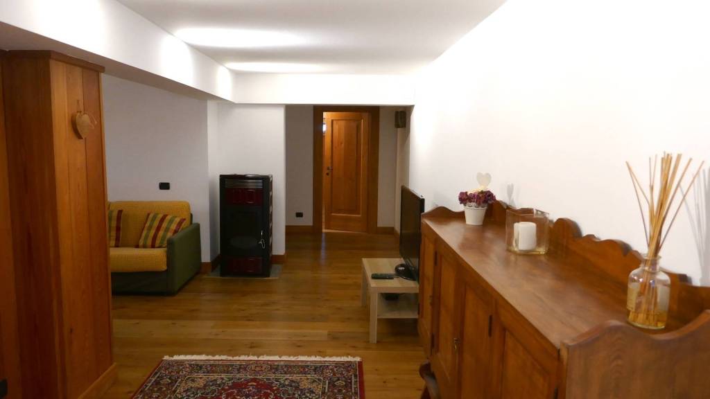 Appartamento in vendita a Gressoney-la-Trinitè, 5 locali, prezzo € 290.000 | CambioCasa.it