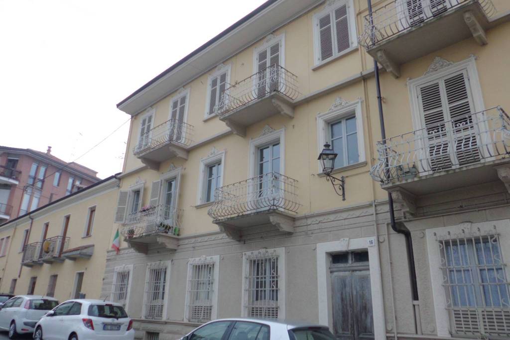 Appartamento in vendita a Bra, 2 locali, prezzo € 76.000 | PortaleAgenzieImmobiliari.it