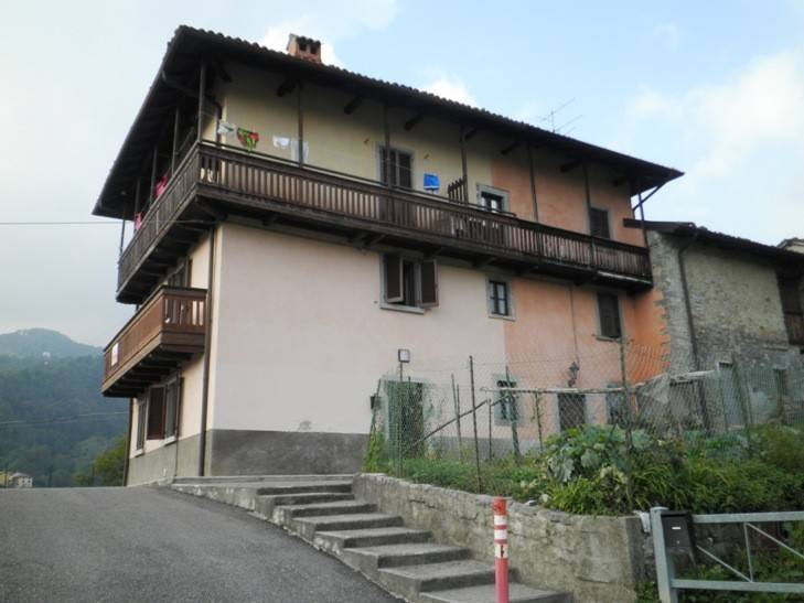 Appartamento in vendita a Val Brembilla, 4 locali, prezzo € 59.000 | PortaleAgenzieImmobiliari.it