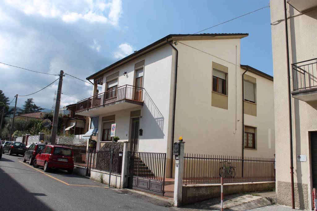 Appartamento in vendita a Pontremoli, 4 locali, prezzo € 250.000 | PortaleAgenzieImmobiliari.it
