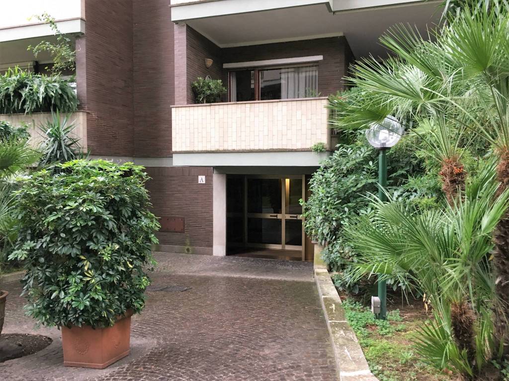 Appartamento in vendita a Roma, 5 locali, zona Zona: 31 . Giustiniana, Tomba di Nerone, Cassia, prezzo € 650.000 | CambioCasa.it